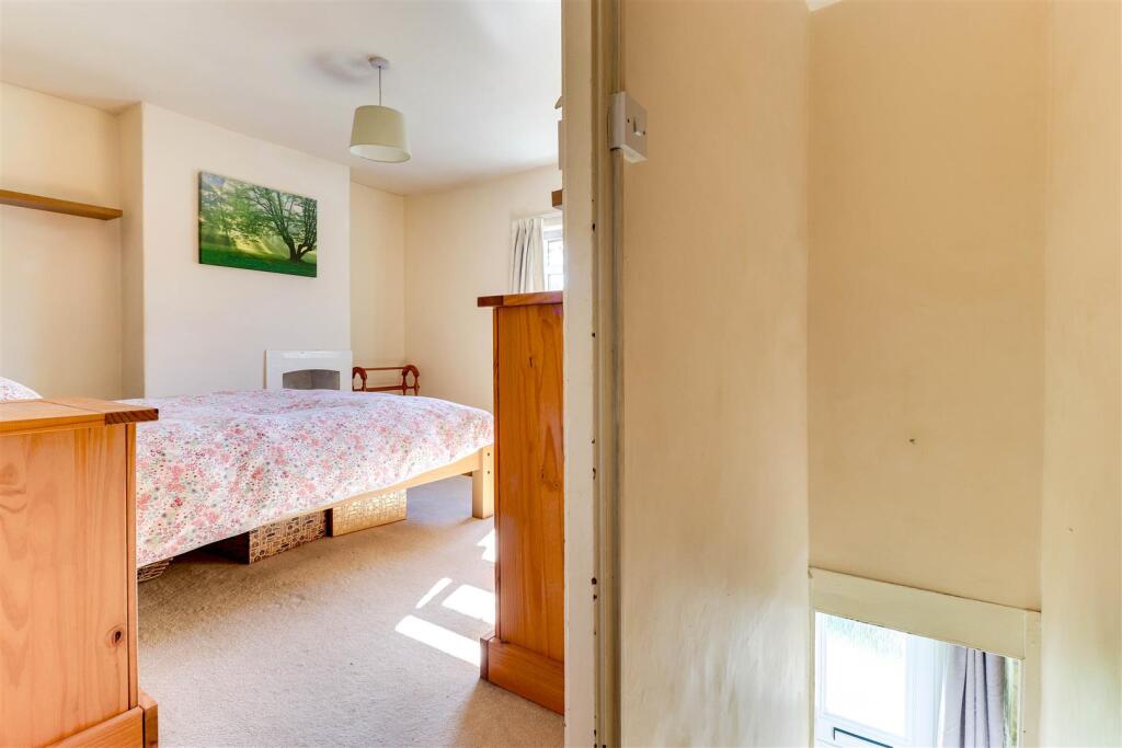 27. Stairs-Landing 1.2.jpg