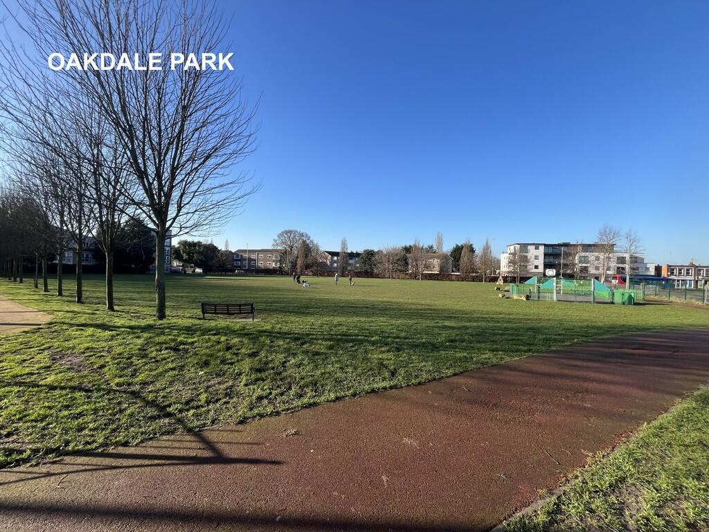 Oakdale Park Phot...