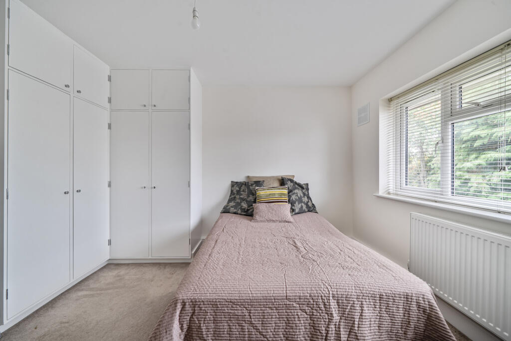 1369665-11-68f21b...