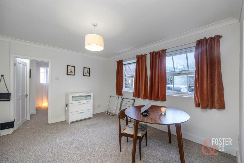 High Street 101 Flat 1-003.jpg