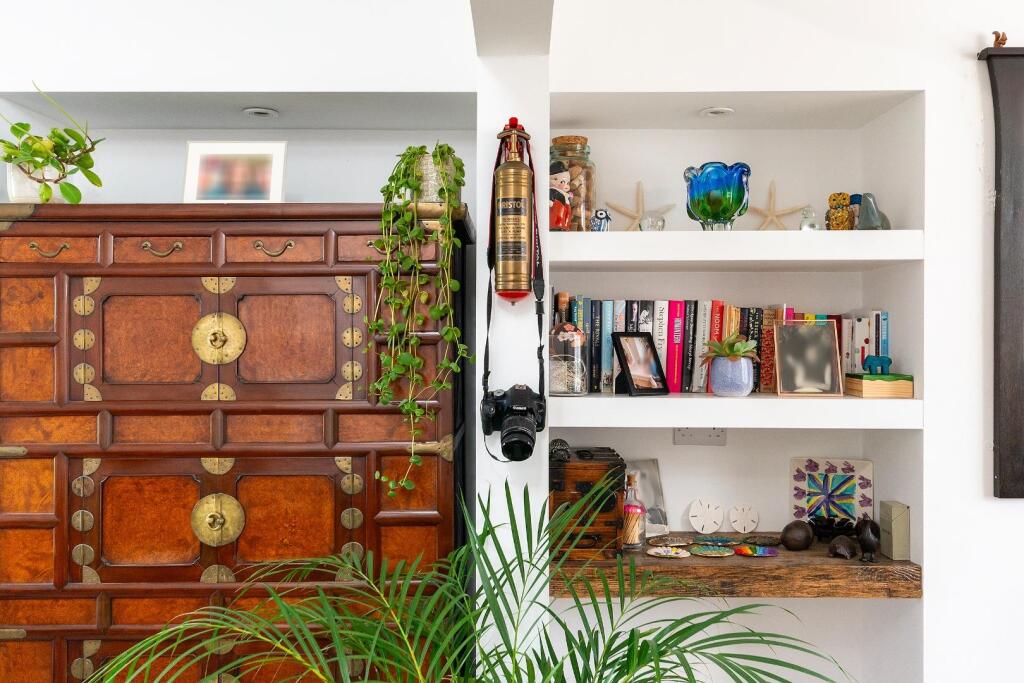 0B7RAN - Reception F.jpg