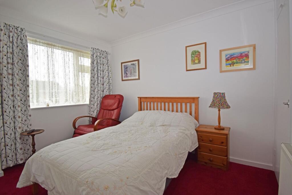 29 Old Station Road, bed 3.jpg