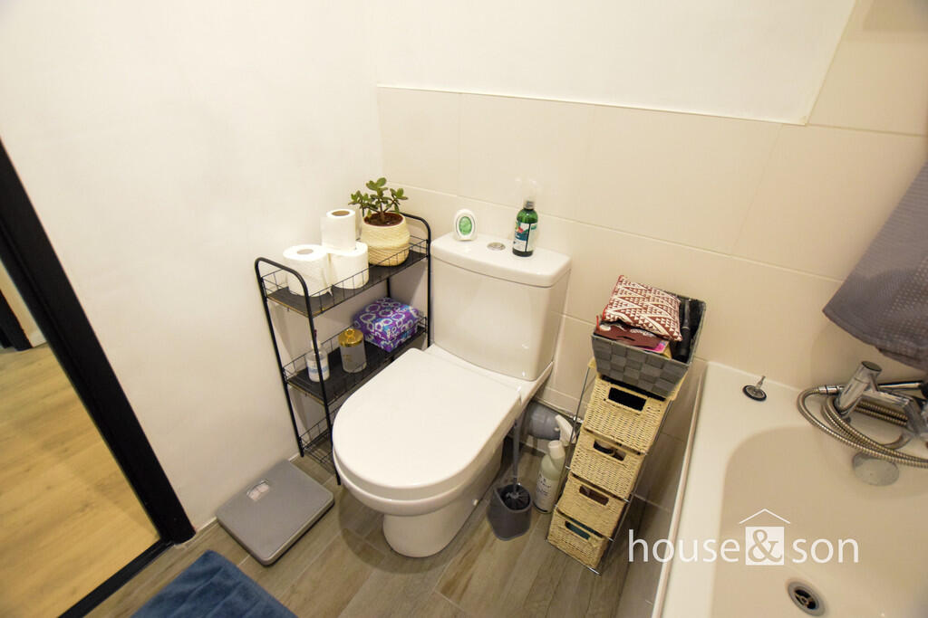 bathroom shot 2
