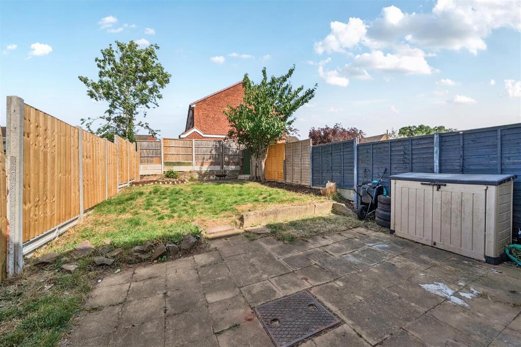 14 Queens Way, Hurley