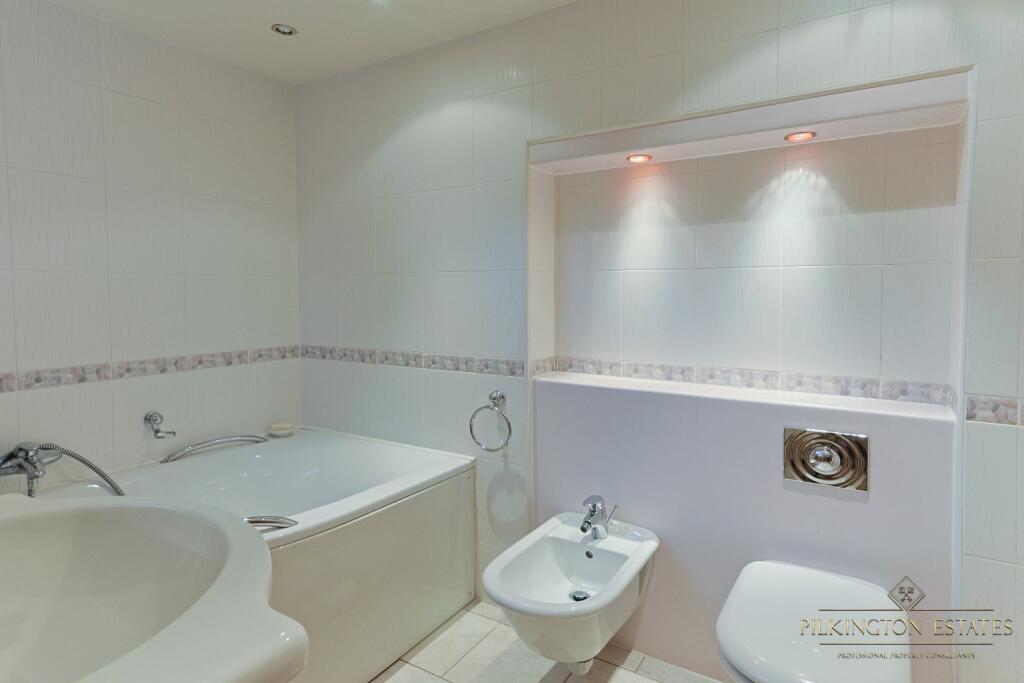 Tiverton, Devon, EX16