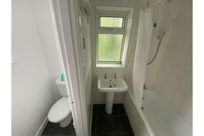 Bathroom 2.jpeg