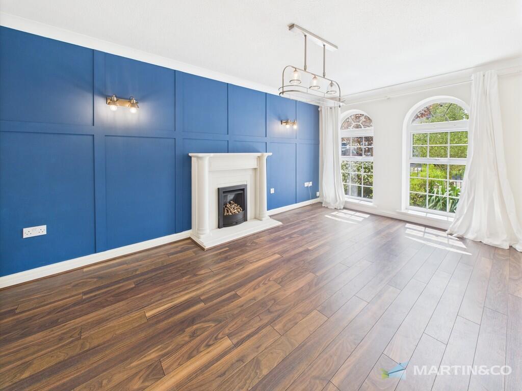 CAM02318G0-PR0483...