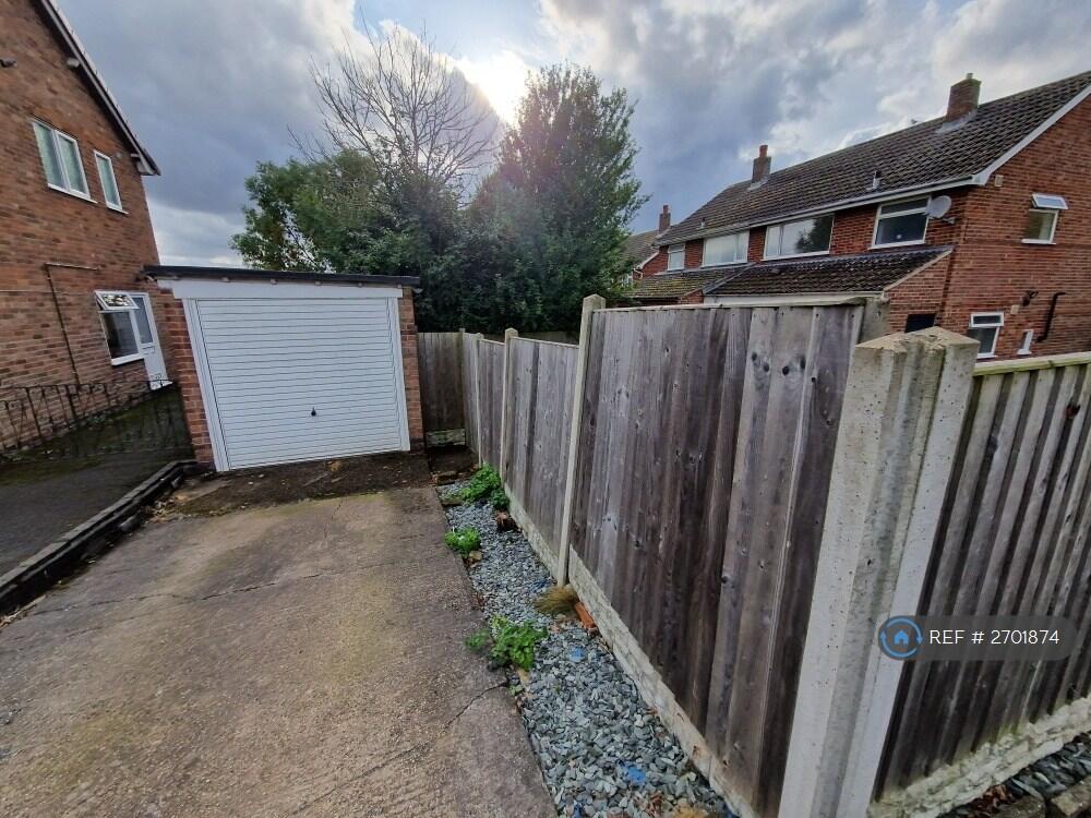 Garage &amp; Parking