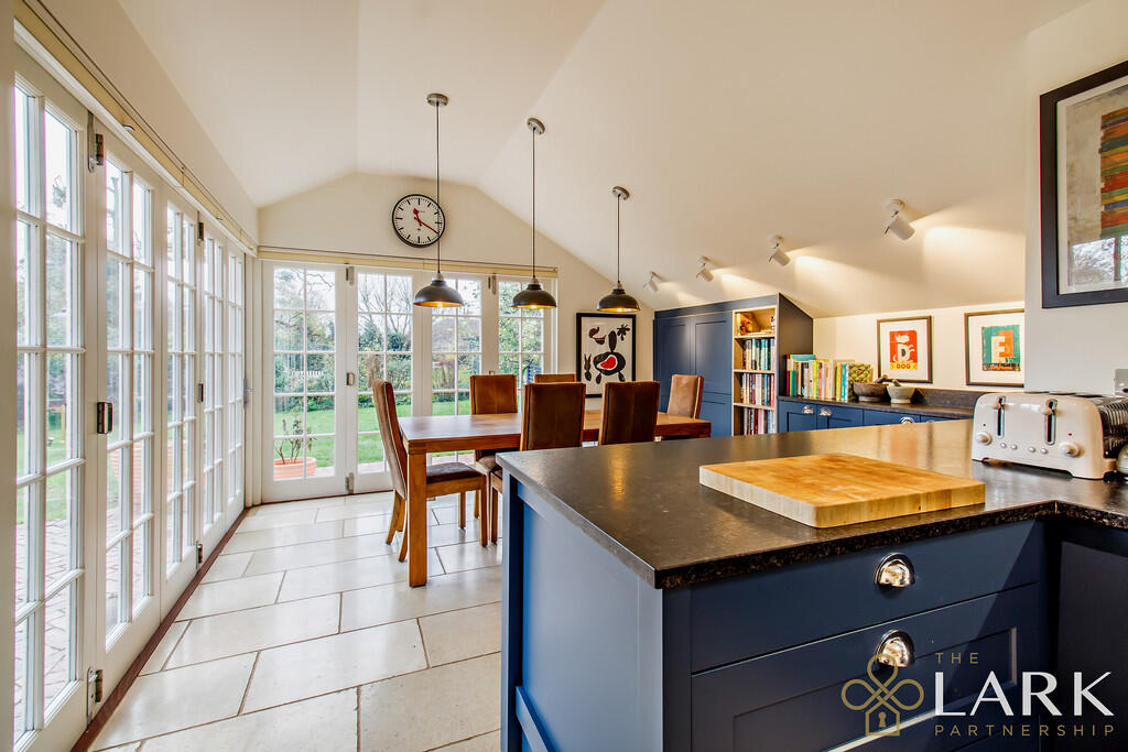 8669044-interiorW...