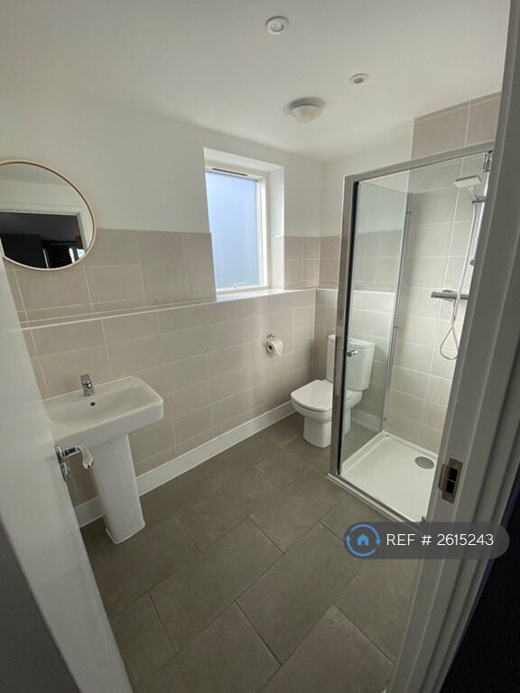 Second Floor En-Suite 