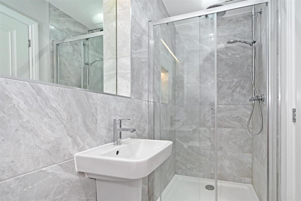 Bedroom 2 En Suite