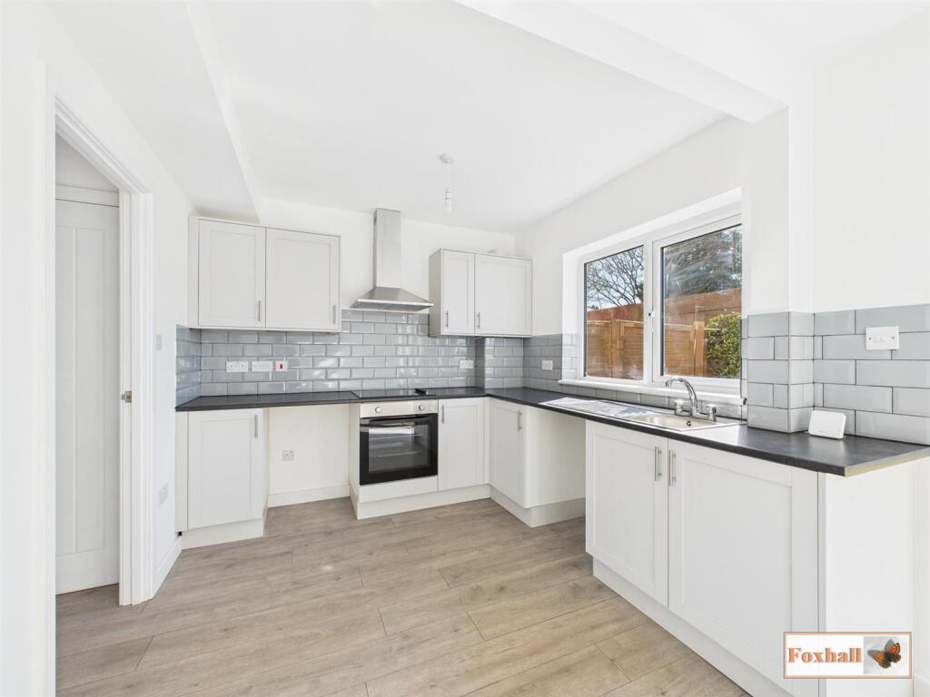 Kitchen / Dining Area
