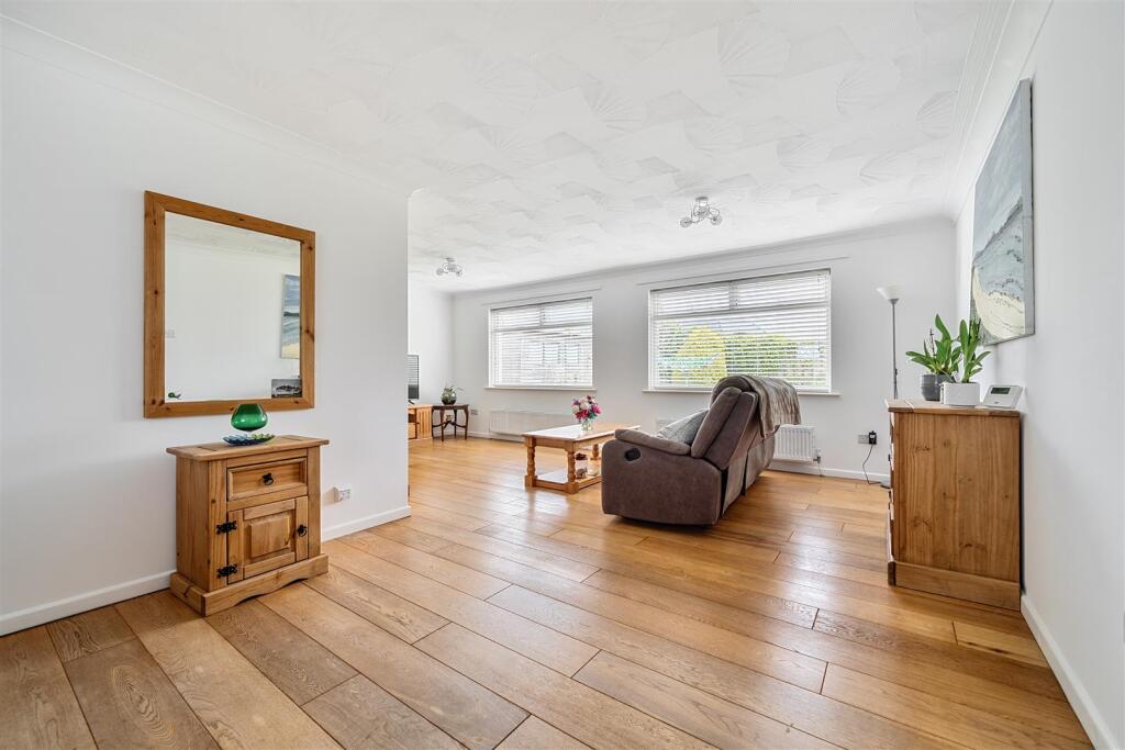 Lounge Dining Room