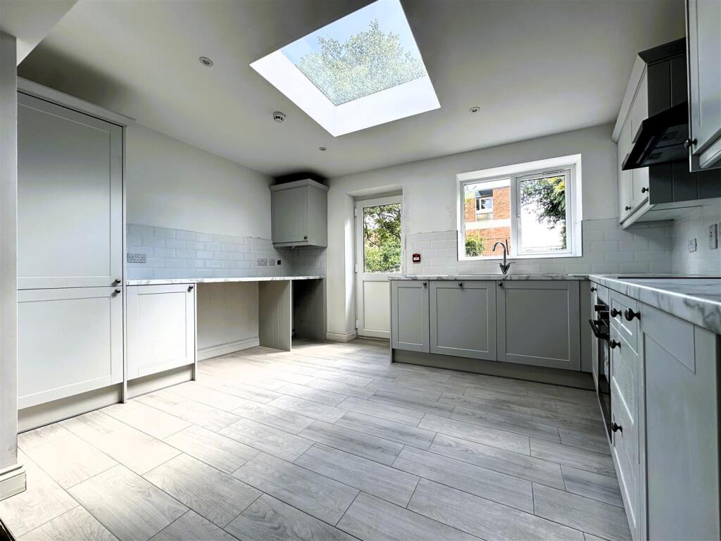 Kitchen II.jpg