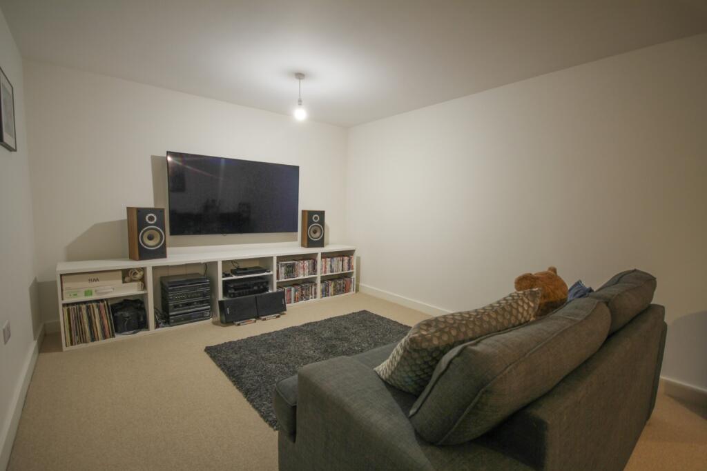 TPS 01208 872 728-04