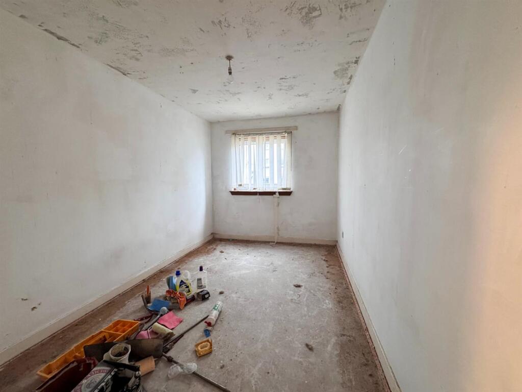 Bedroom...jpg