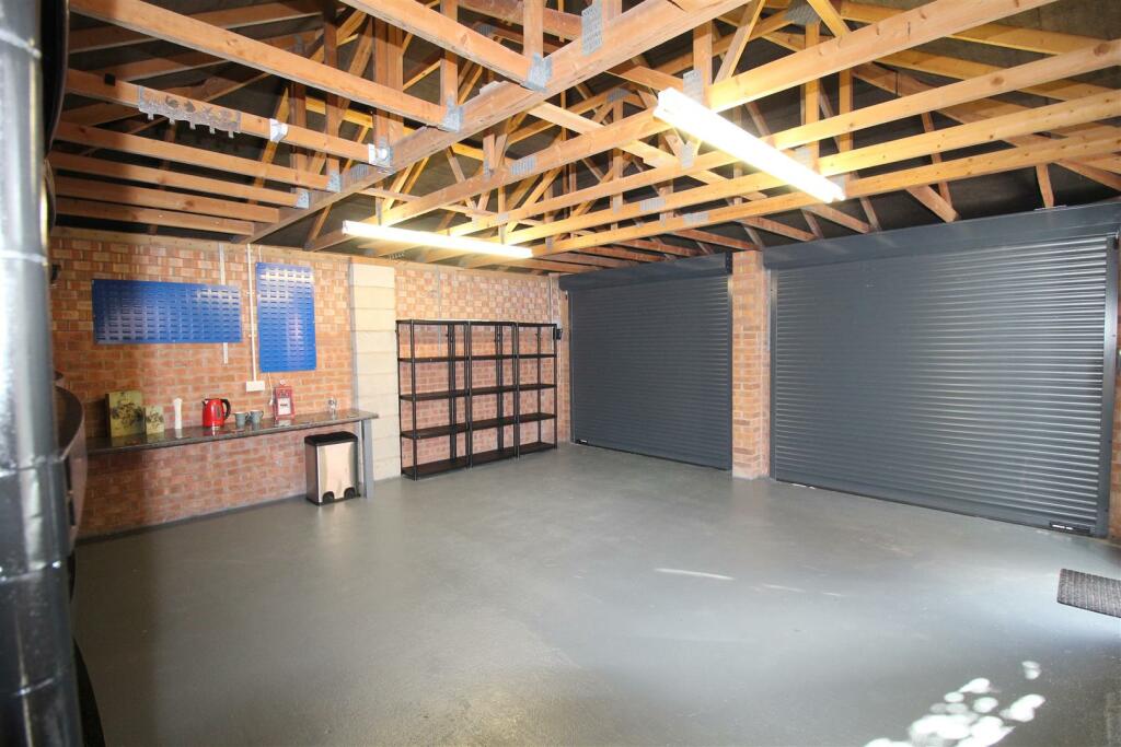 Lapwing Row,3, garage internal 2.JPG