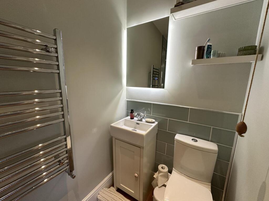 Sungleam_ensuite2.jpeg