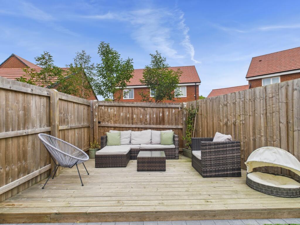 CAM03293G0-PR0247-STILL029