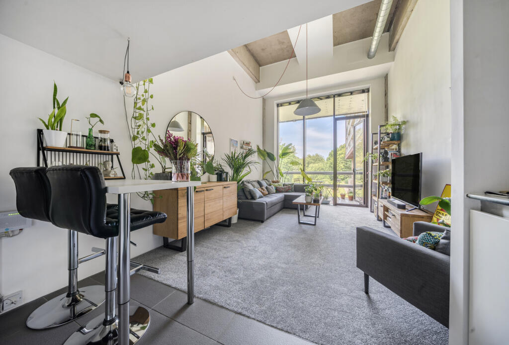 21-681b32eb0a8dc-...