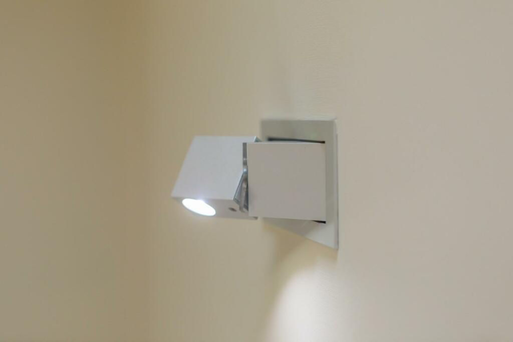 Norman Tower Cottage [Reading Light Detail] WHATLE
