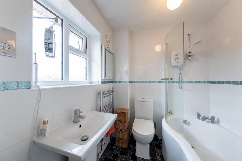 26 Chesterfield Close-026.jpg