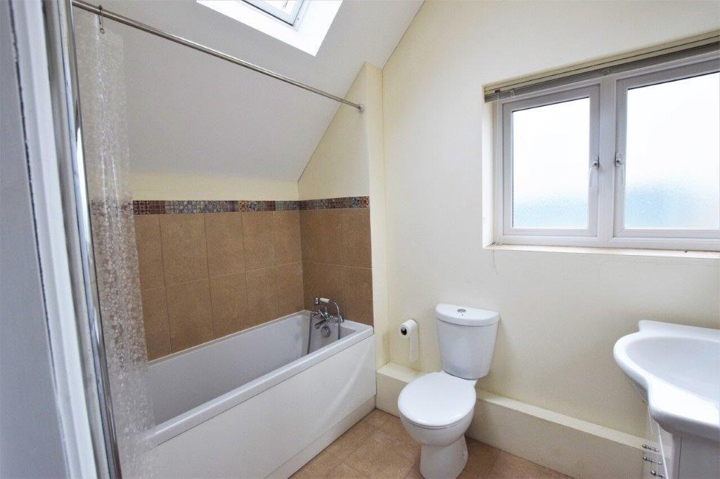 Butterwell House - Family Bathroom.jpg