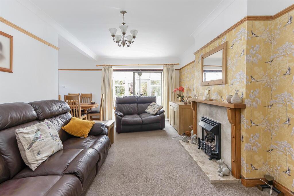 54 Outlands, Hinckley