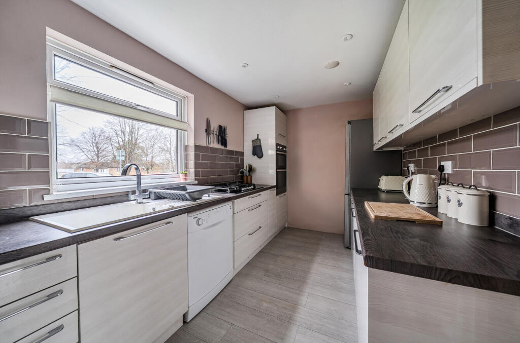 1383717-3-692db21...