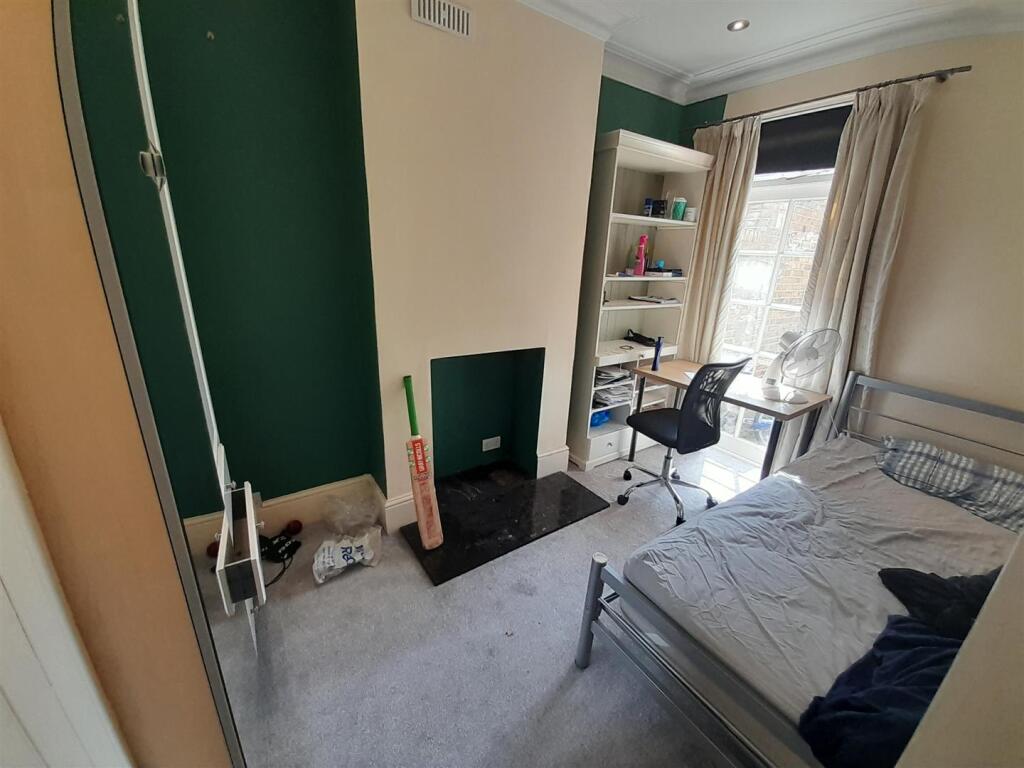 5. Bedroom.jpg