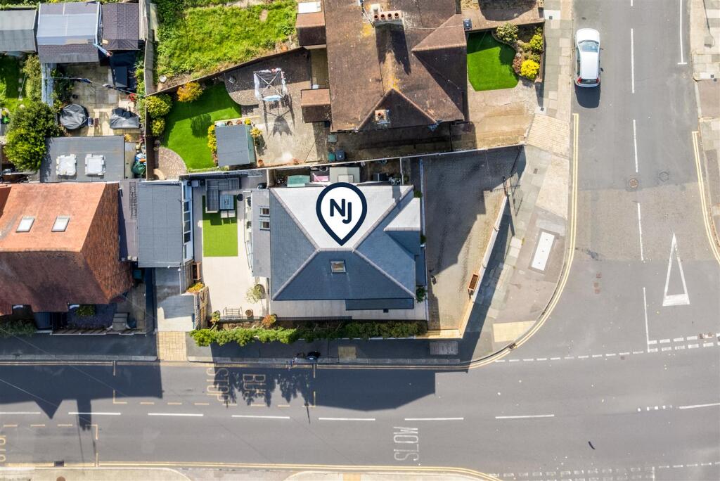 1 windlesham Close-35.jpg