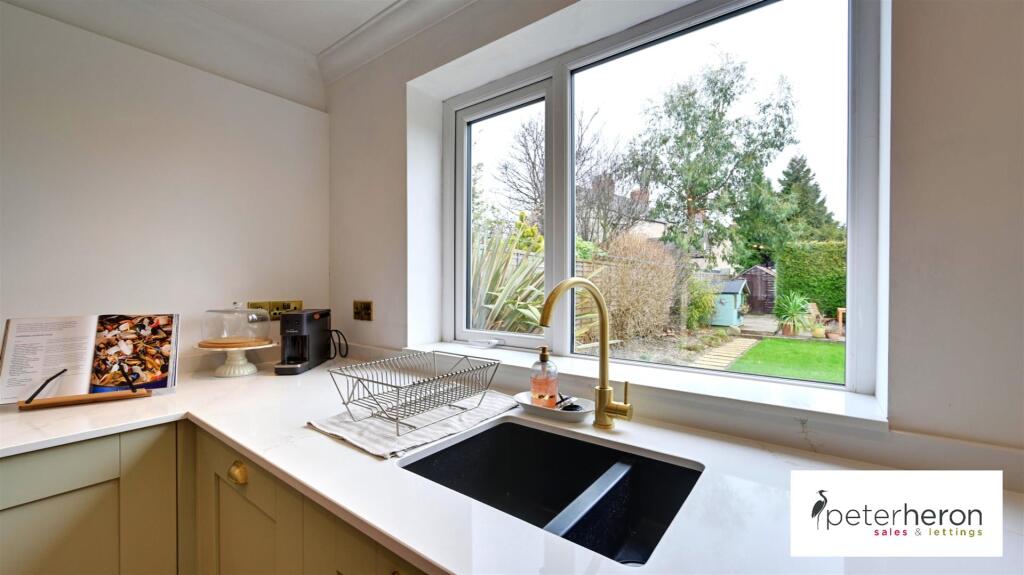 Breakfasting Kitchen