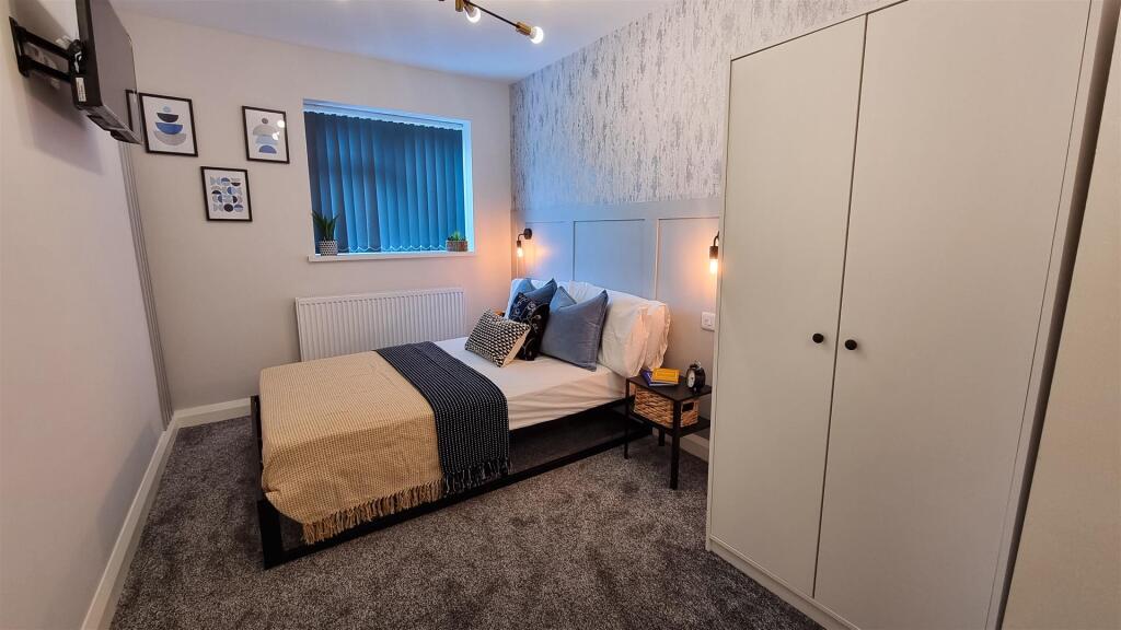09. Room 2.jpg