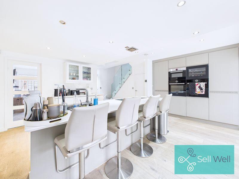 Kitchen With Integrated Appliances