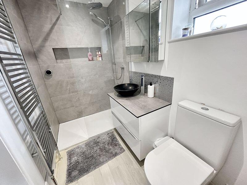 En suite shower room