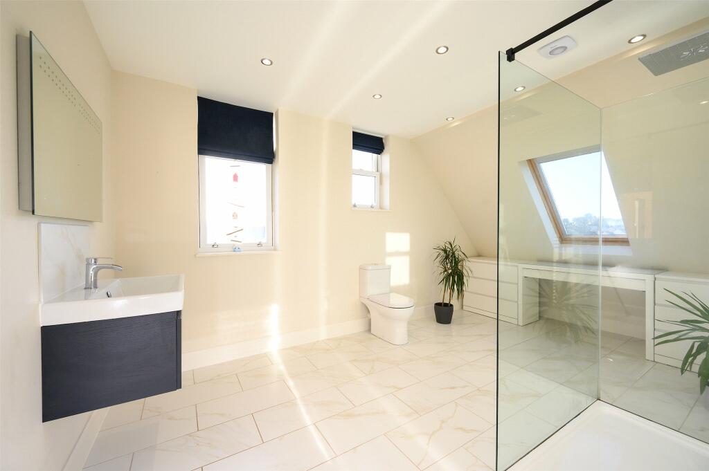 En Suite Shower
