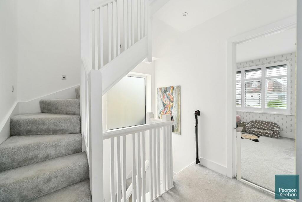 10 Glastonbury Road, BN3 (29).jpg