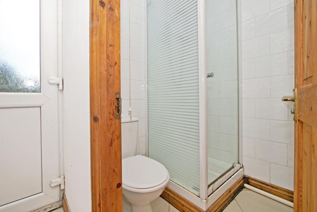 Wc Shower Room