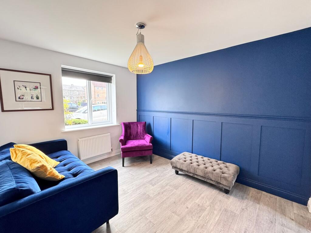 KITCHEN/LIVING DINING