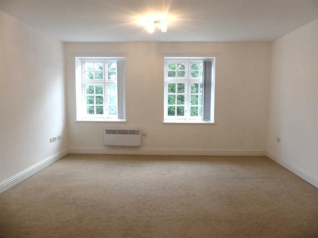 lounge.JPG