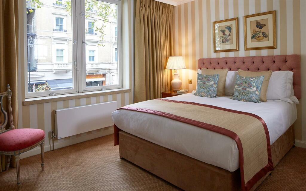 CTC-3-Bed-Deluxe-2nd-bedroom.jpg