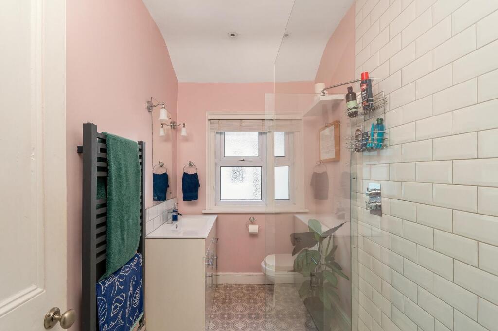 1W5R3ATN - Bathroom C.jpg