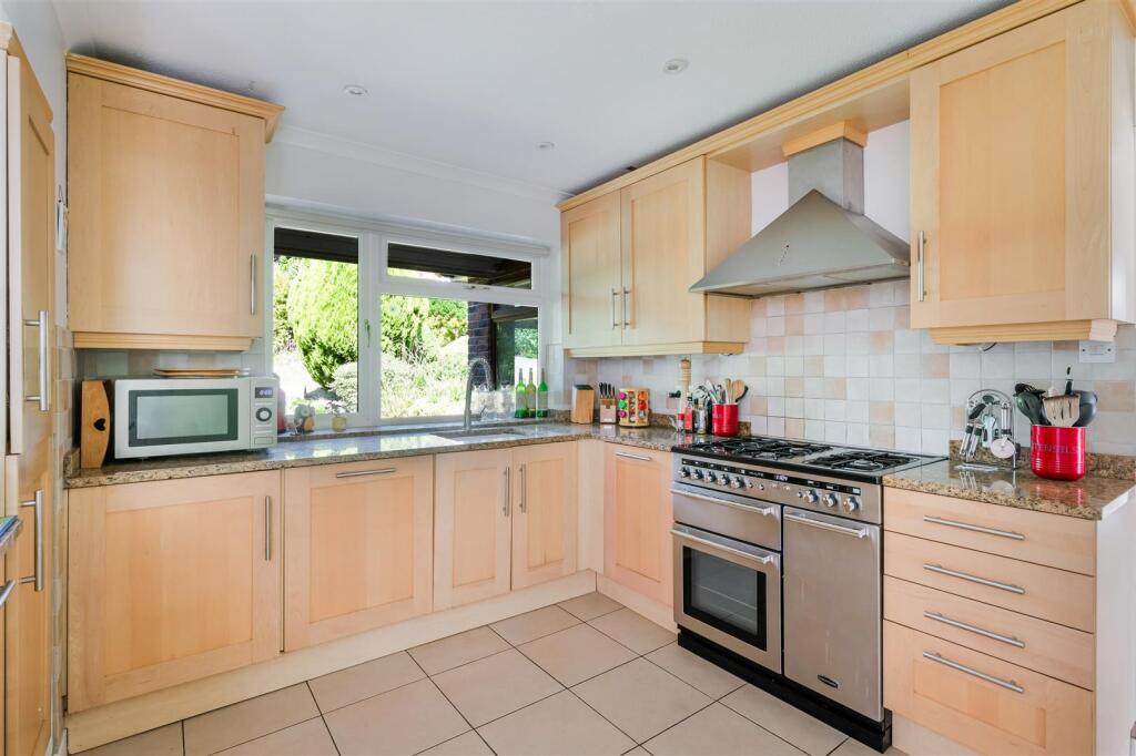 COURT HILL,(25 FROM 40)-15.jpg