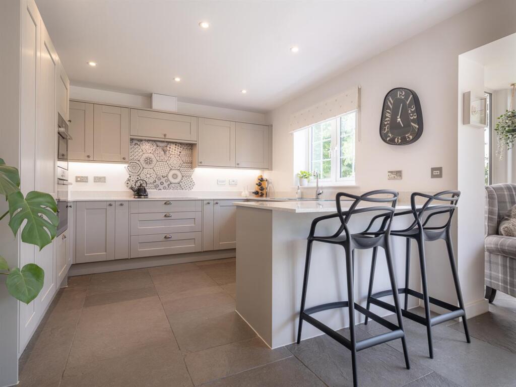 32 Studley Gardens-70.jpg