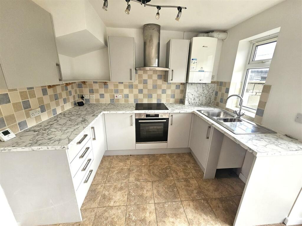 Further Kitchen.jpg