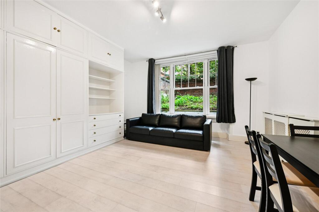 Studio Room