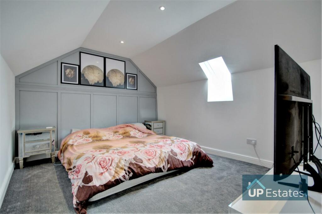 LOFT BEDROOM