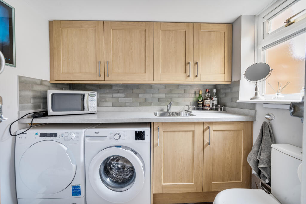 1355454868c936618cf95