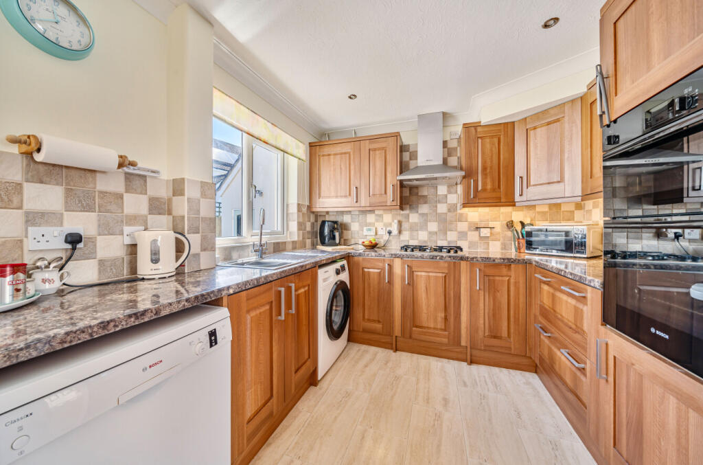 1327212-11-6880f6...