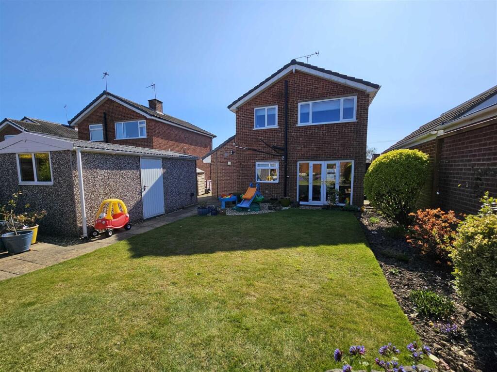 lowlands garden rear shot.jpg